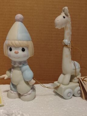 Precious Moments Pastel Blue Clown with Pull-Along Giraffe